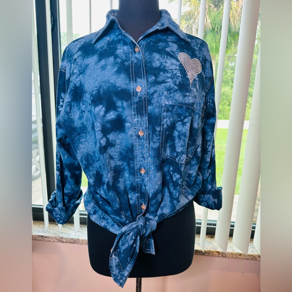 The Dye 2 Dye 4 by Fettucini Blue Tie-Dye Shirt Heart Detail Size Medium